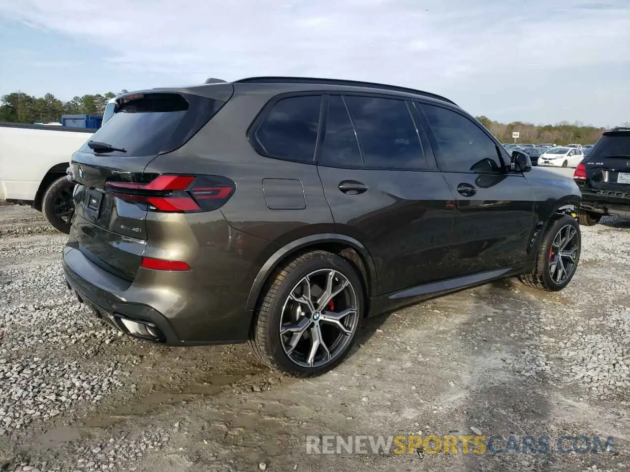3 Photograph of a damaged car 5UX13EU07R9S48921 BMW X5 2024