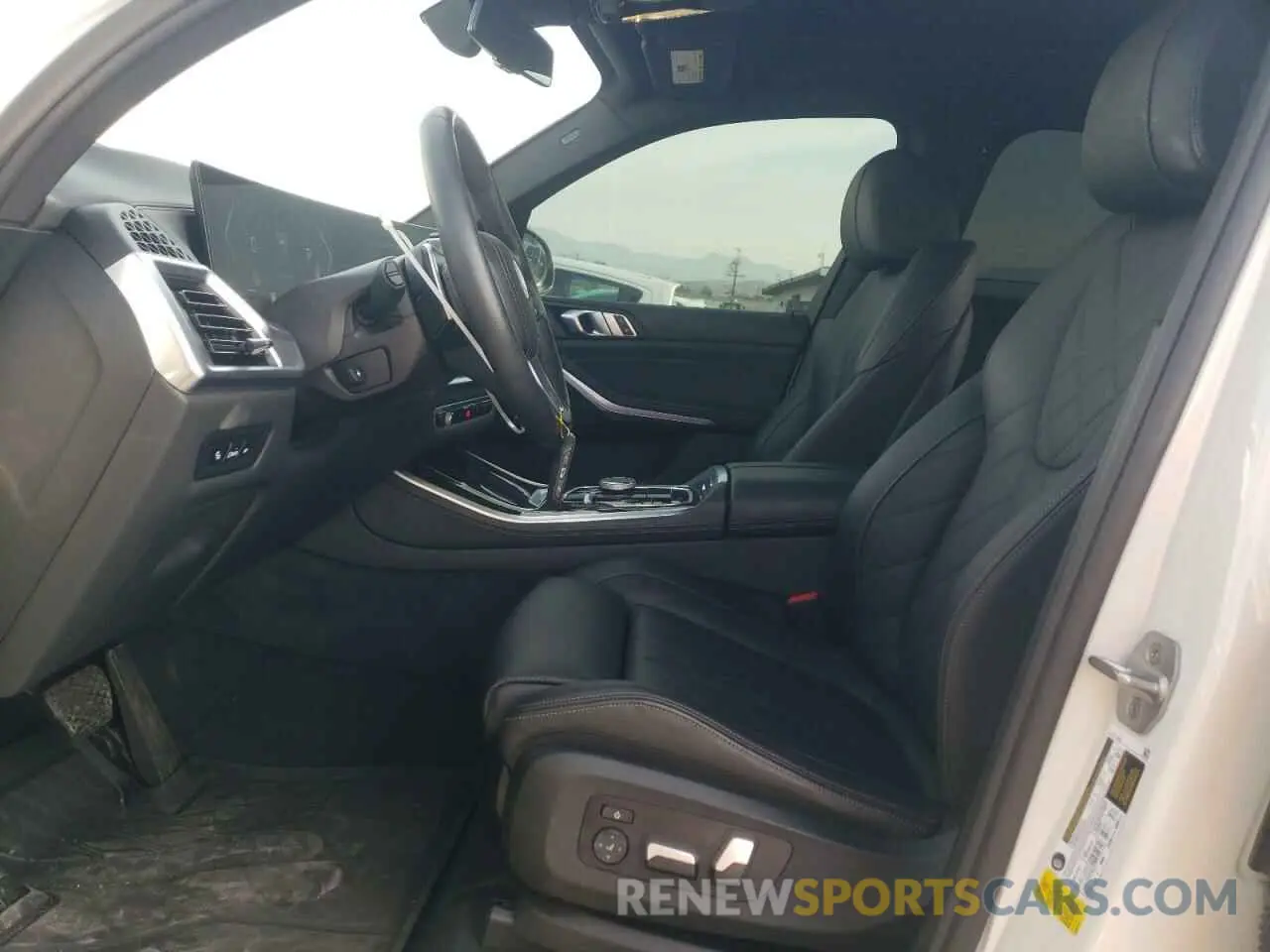 7 Photograph of a damaged car 5UX13EU07R9S70689 BMW X5 2024