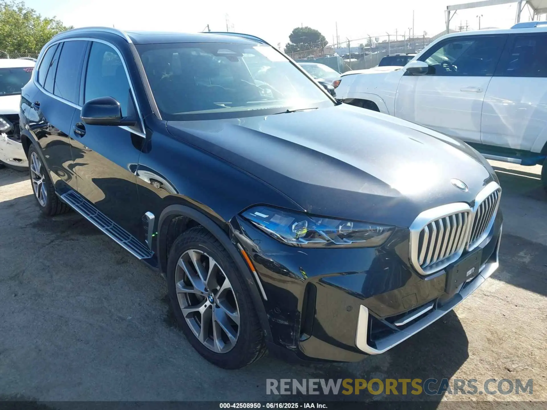 1 Photograph of a damaged car 5UX13EU07R9V84942 BMW X5 2024