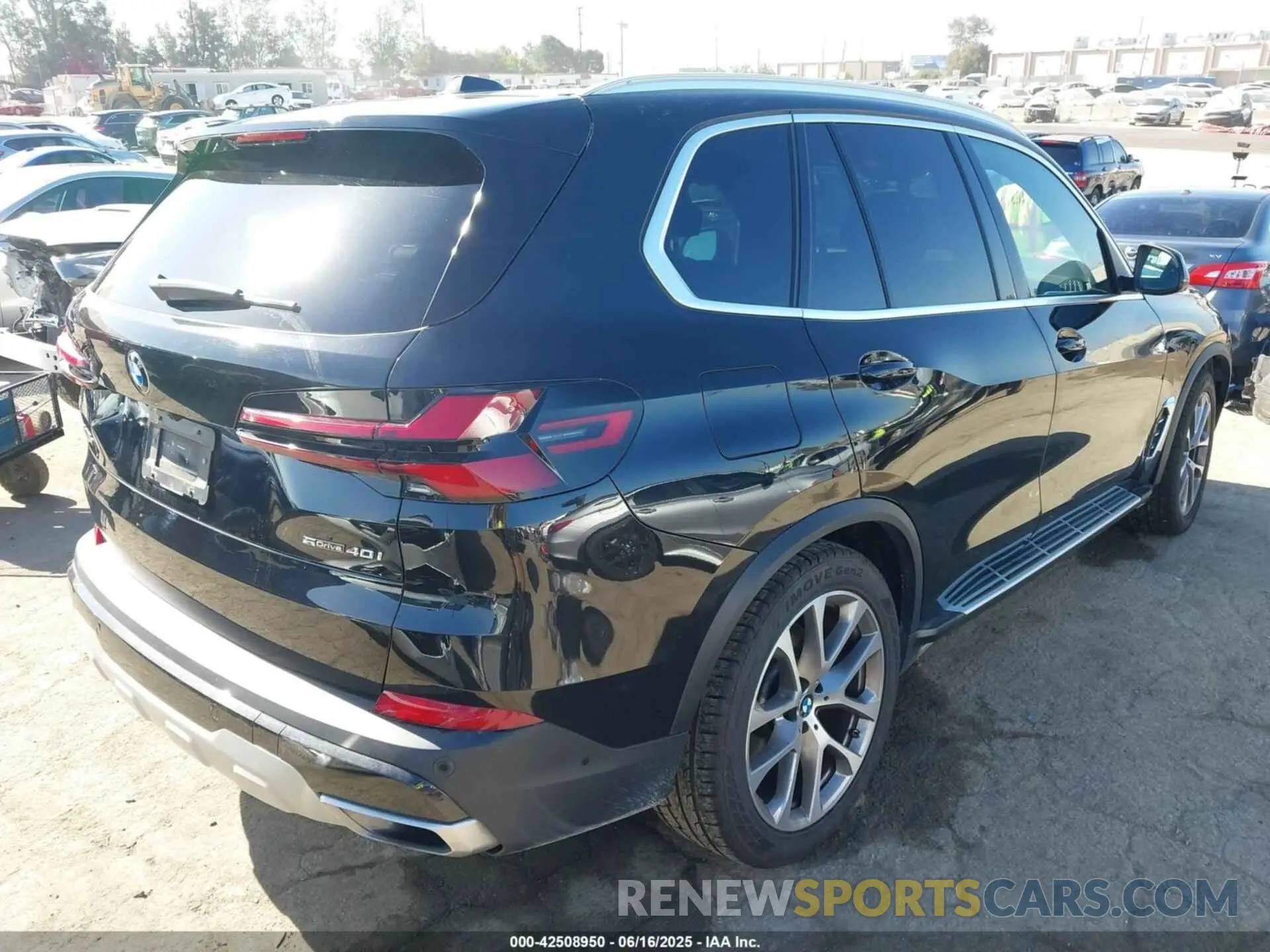 4 Photograph of a damaged car 5UX13EU07R9V84942 BMW X5 2024