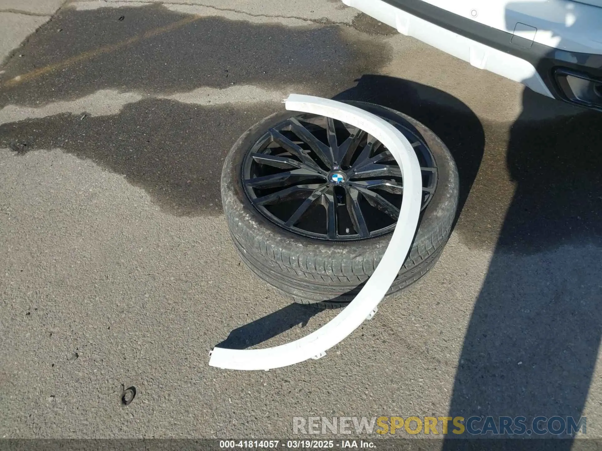 12 Фотография поврежденного автомобиля 5UX13EU08R9U51221 BMW X5 2024