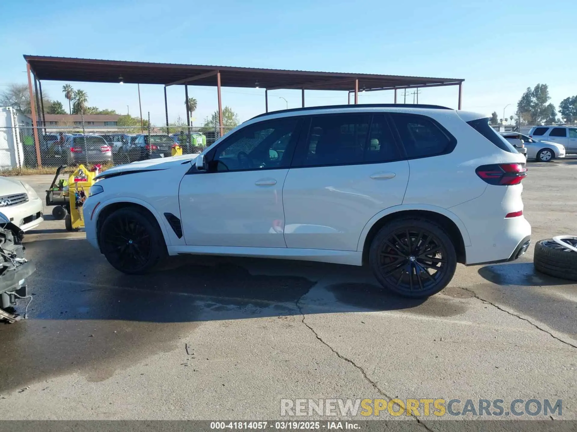15 Фотография поврежденного автомобиля 5UX13EU08R9U51221 BMW X5 2024