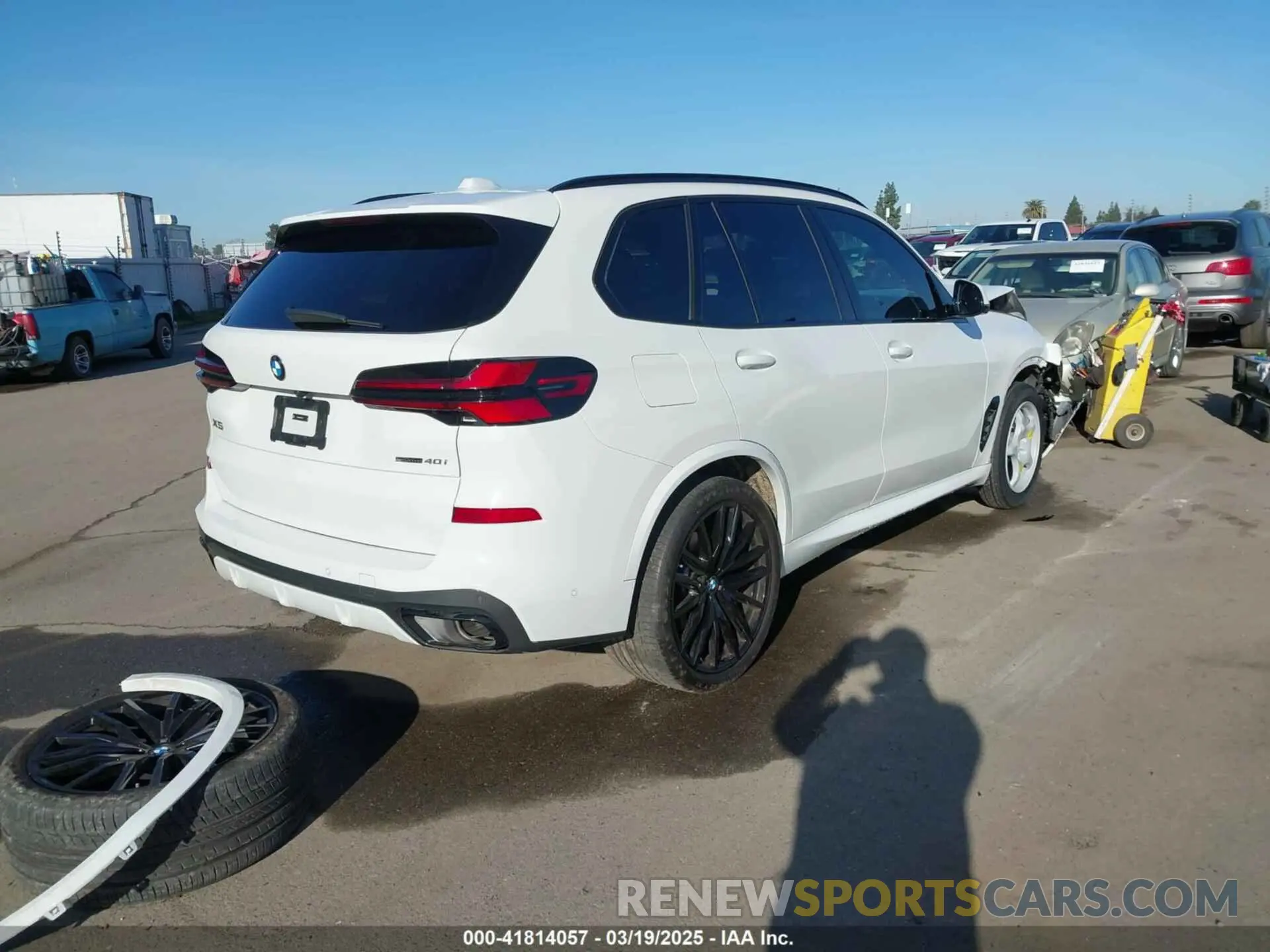 4 Фотография поврежденного автомобиля 5UX13EU08R9U51221 BMW X5 2024