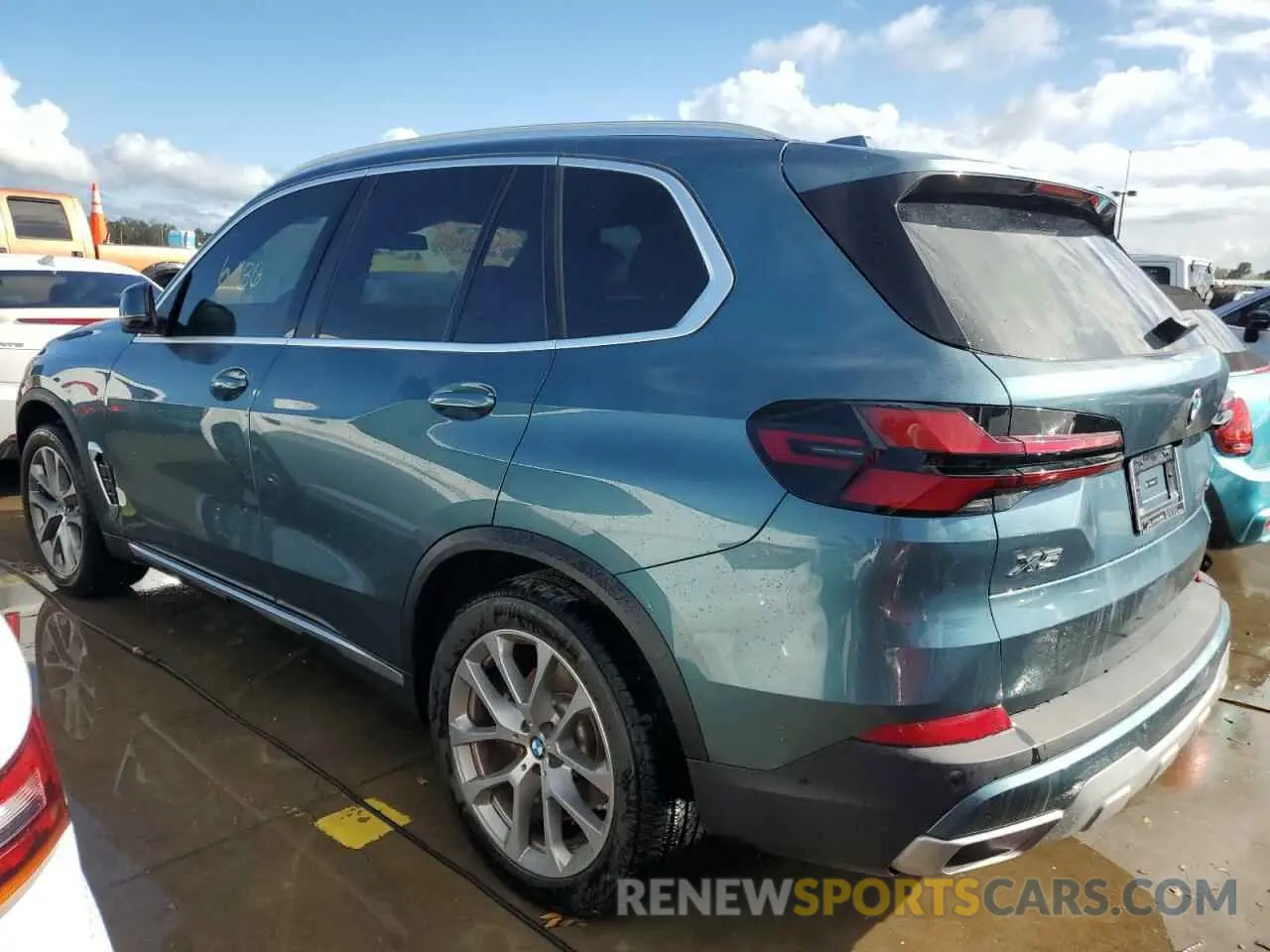 2 Фотография поврежденного автомобиля 5UX13EU08R9V20974 BMW X5 2024