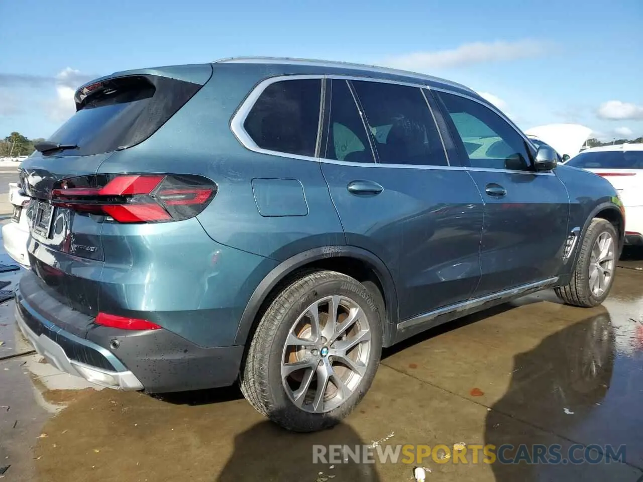 3 Фотография поврежденного автомобиля 5UX13EU08R9V20974 BMW X5 2024