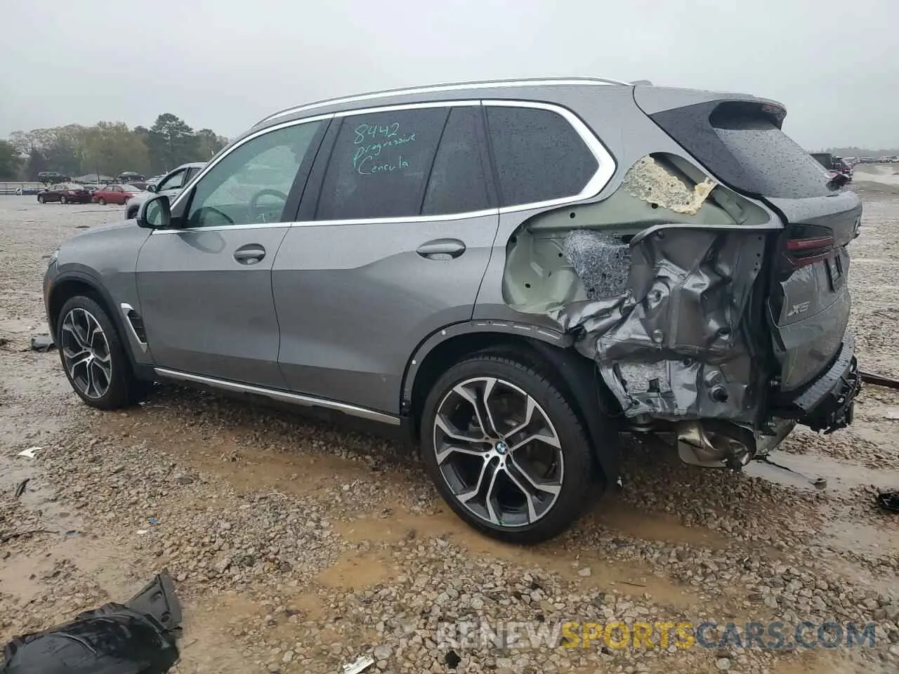 2 Photograph of a damaged car 5UX13EU09R9S65574 BMW X5 2024