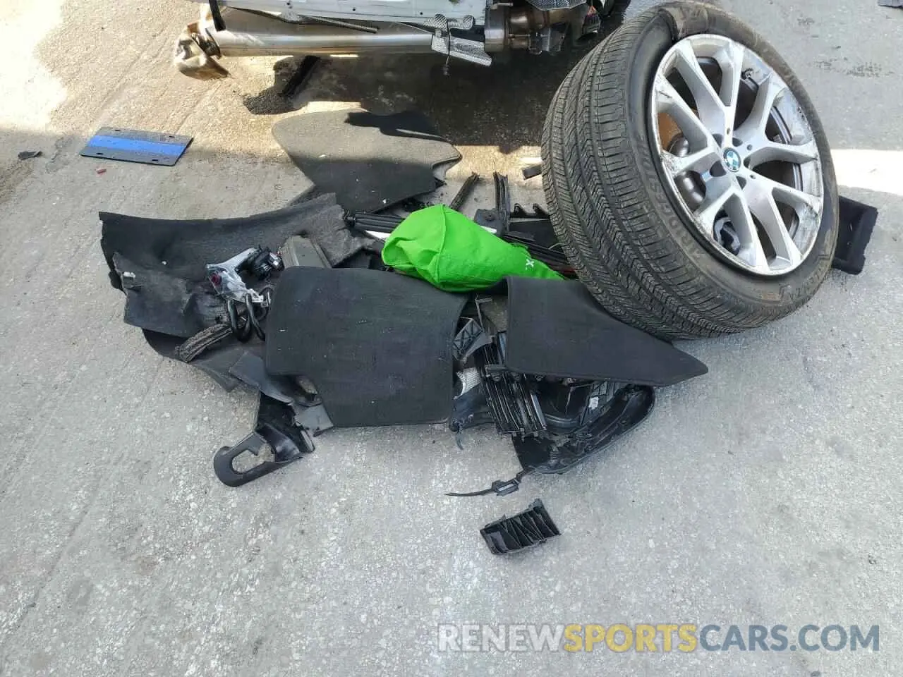 12 Фотография поврежденного автомобиля 5UX13EU09R9T53699 BMW X5 2024