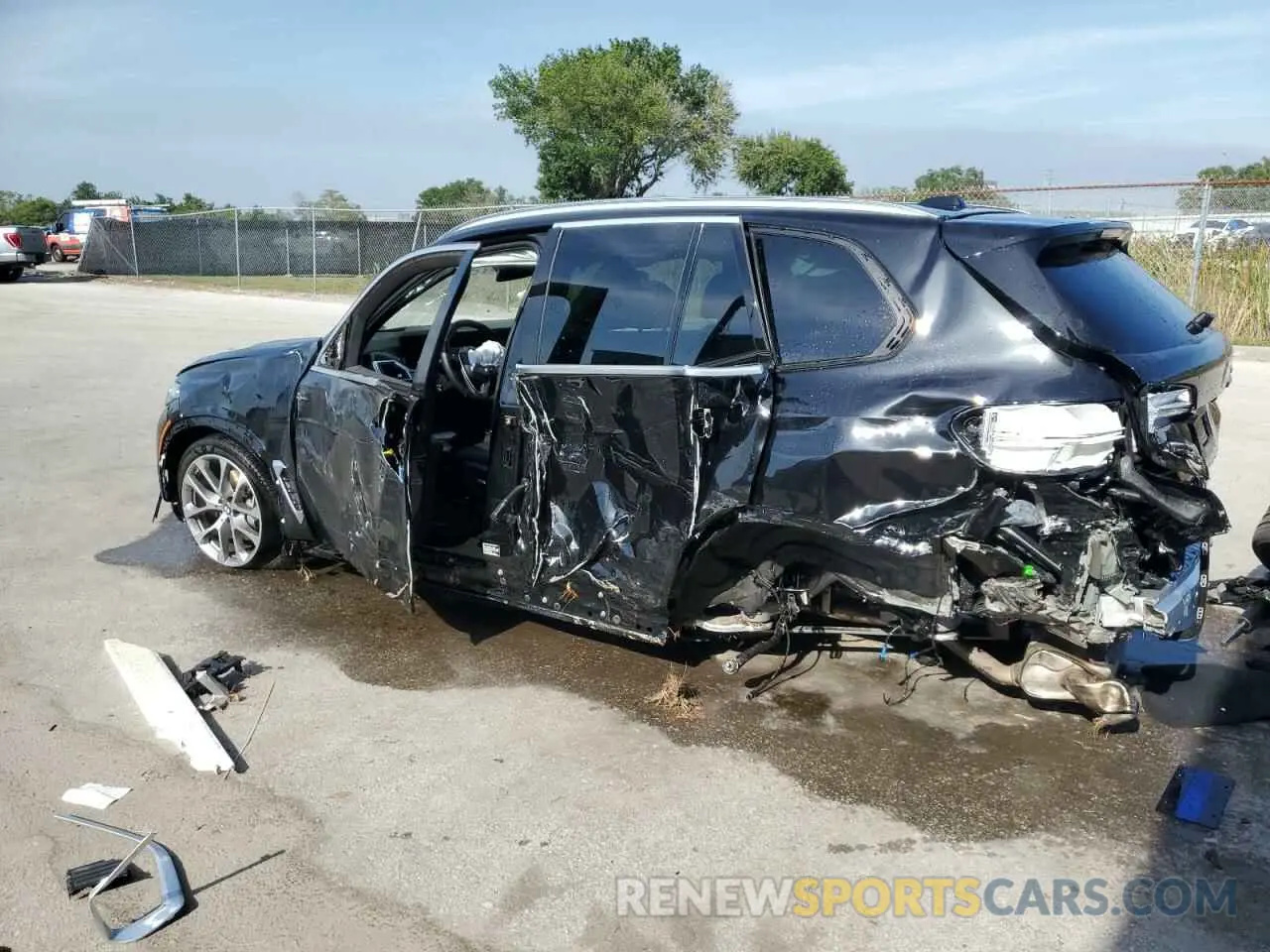 2 Фотография поврежденного автомобиля 5UX13EU09R9T53699 BMW X5 2024