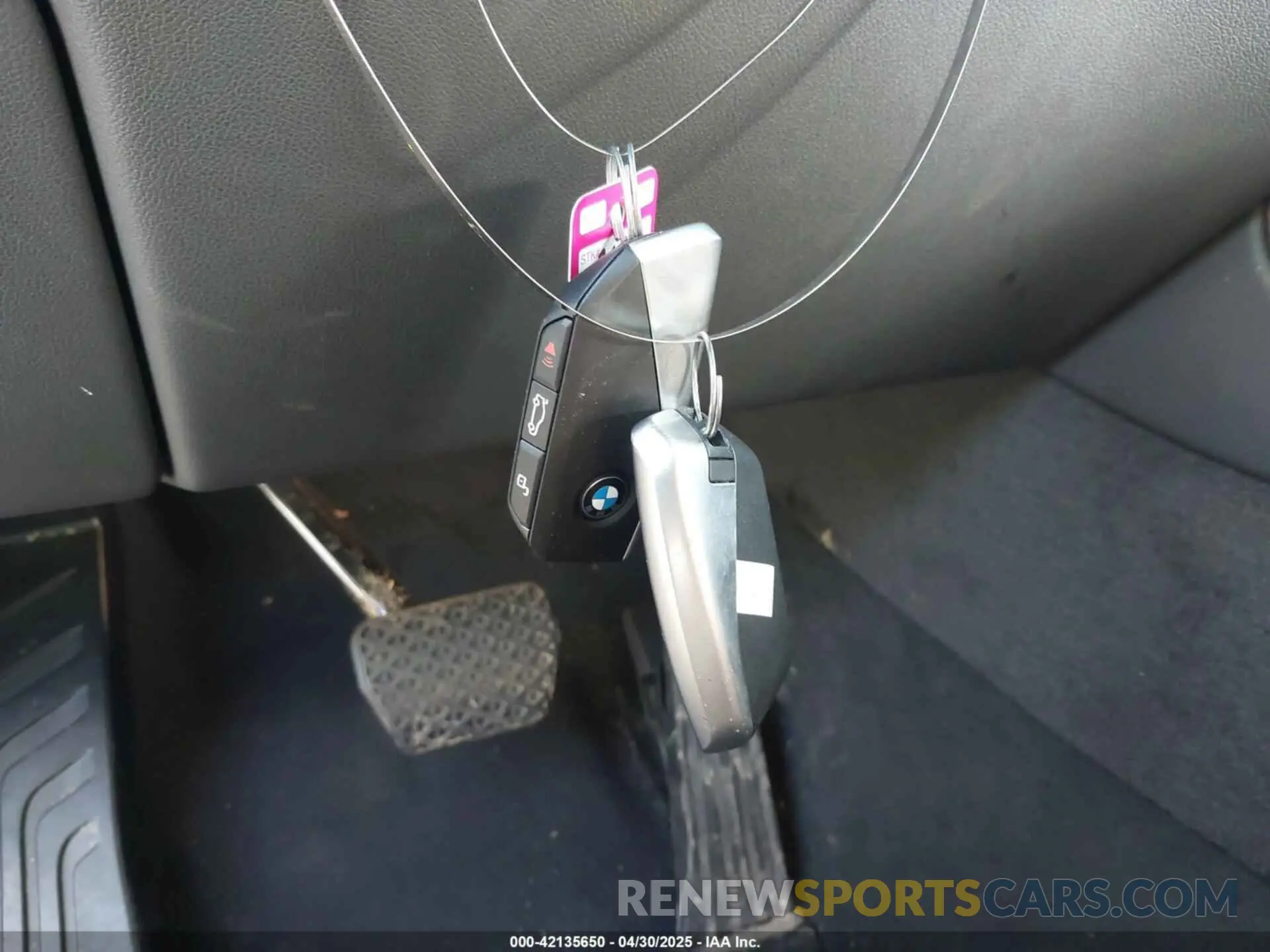 11 Photograph of a damaged car 5UX23EU00R9V34355 BMW X5 2024