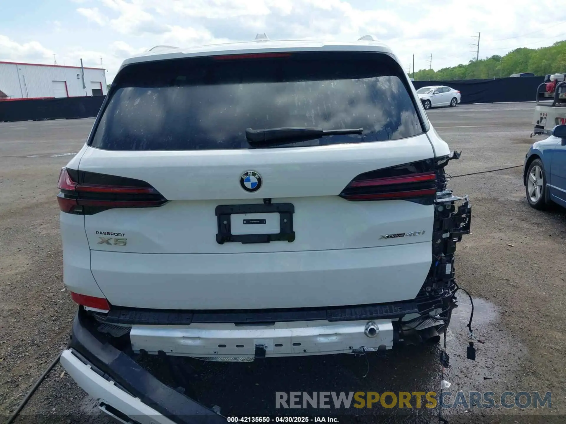 16 Photograph of a damaged car 5UX23EU00R9V34355 BMW X5 2024