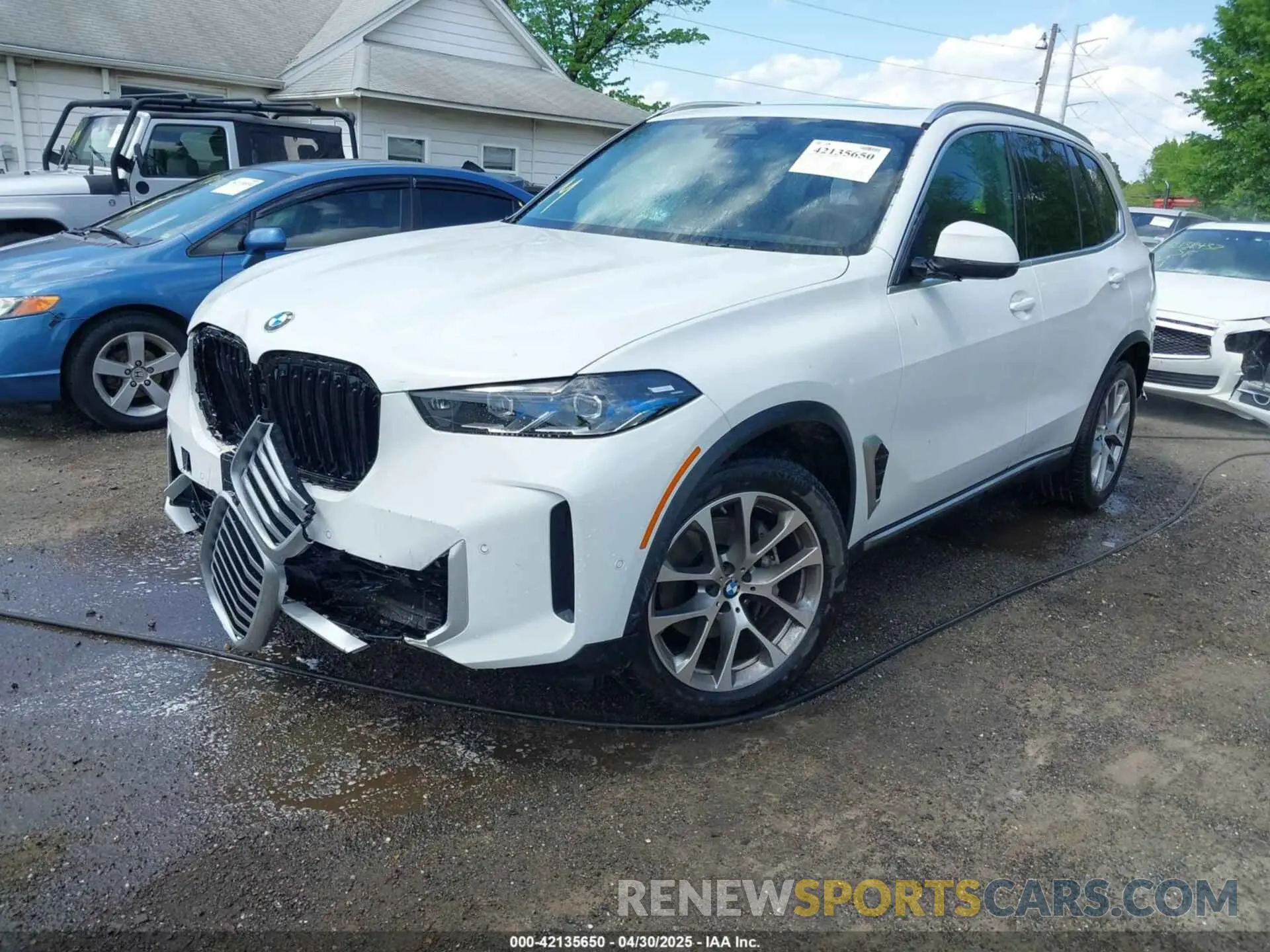 2 Photograph of a damaged car 5UX23EU00R9V34355 BMW X5 2024