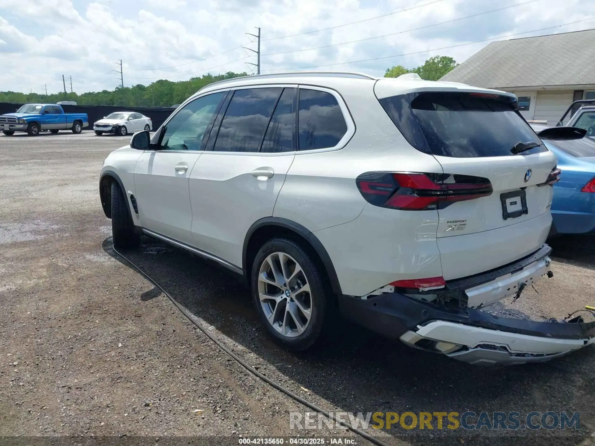 3 Photograph of a damaged car 5UX23EU00R9V34355 BMW X5 2024