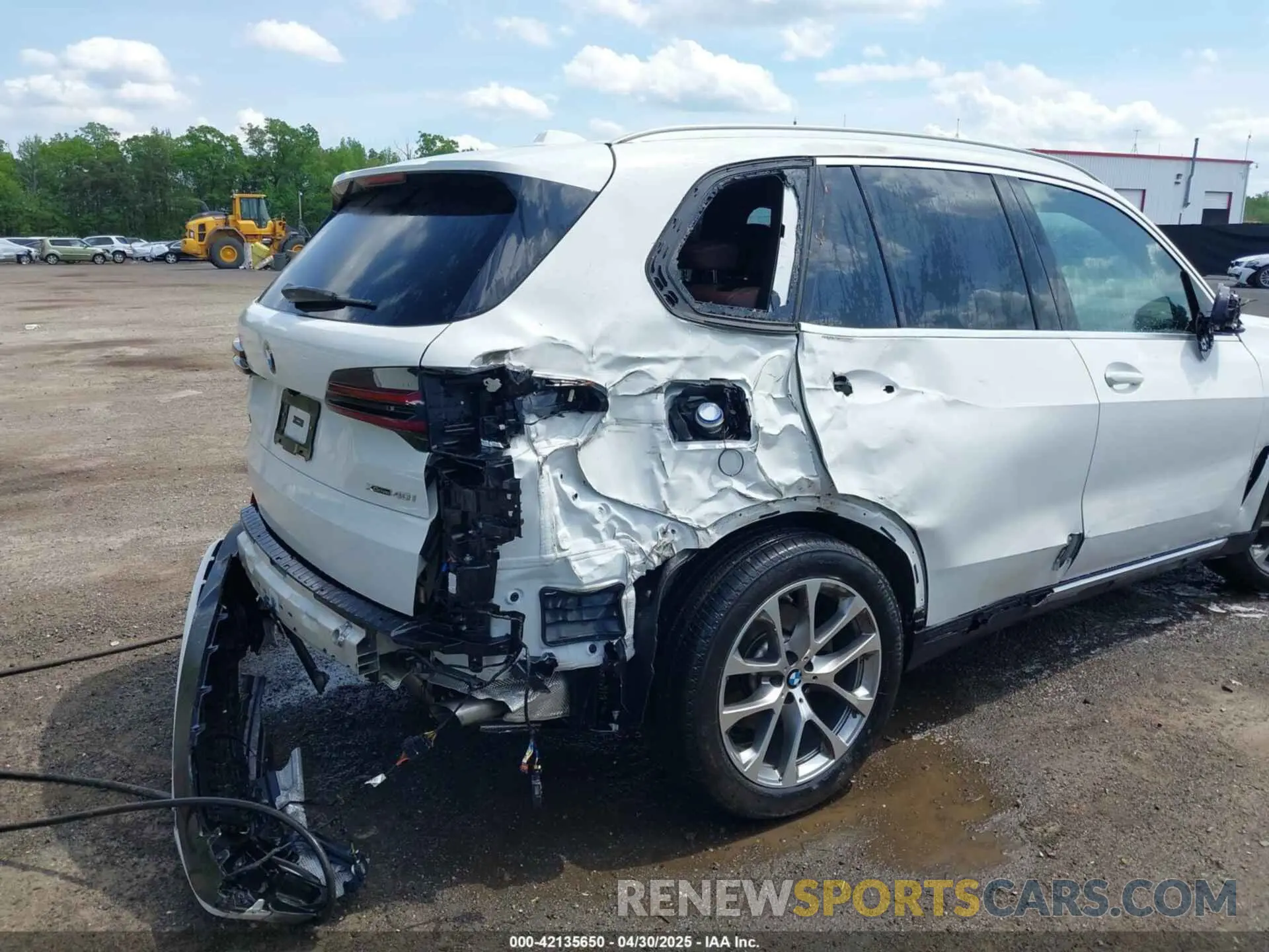 6 Photograph of a damaged car 5UX23EU00R9V34355 BMW X5 2024