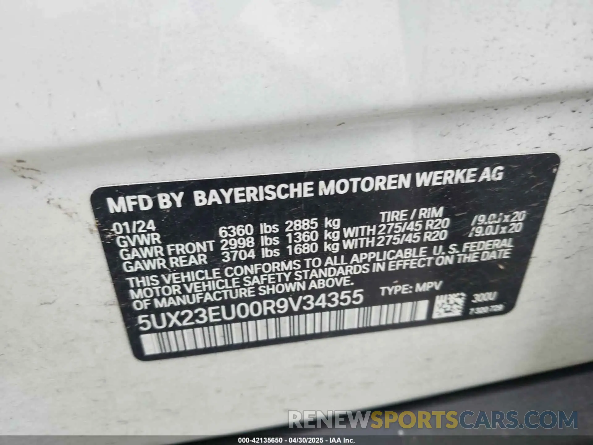 9 Photograph of a damaged car 5UX23EU00R9V34355 BMW X5 2024