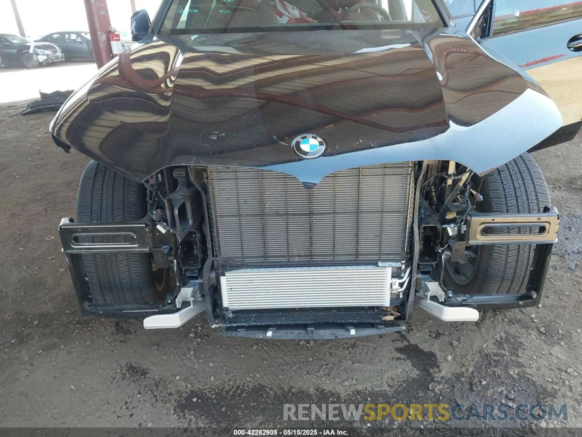 6 Photograph of a damaged car 5UX23EU01R9W17275 BMW X5 2024