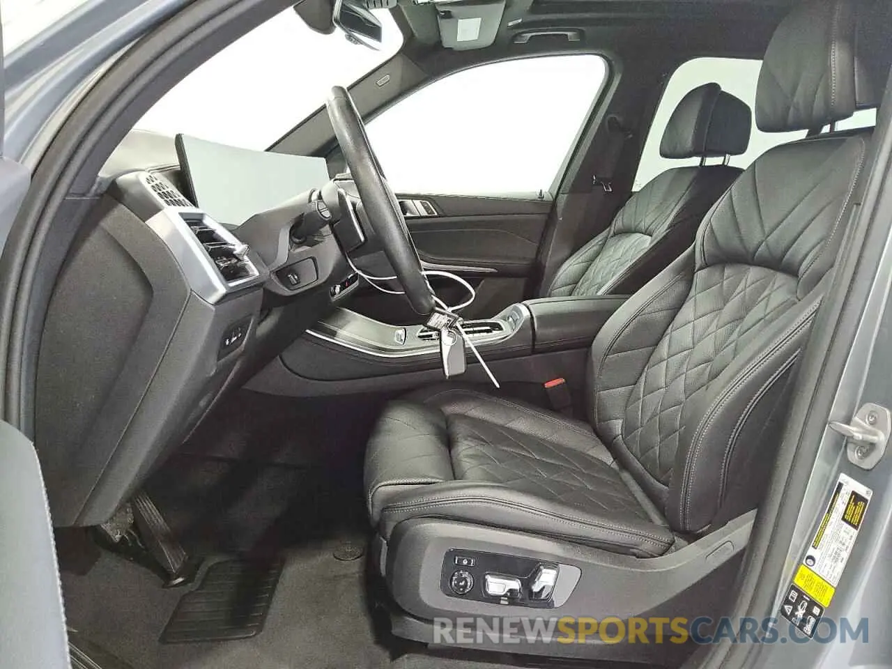 7 Photograph of a damaged car 5UX23EU02R9T96060 BMW X5 2024