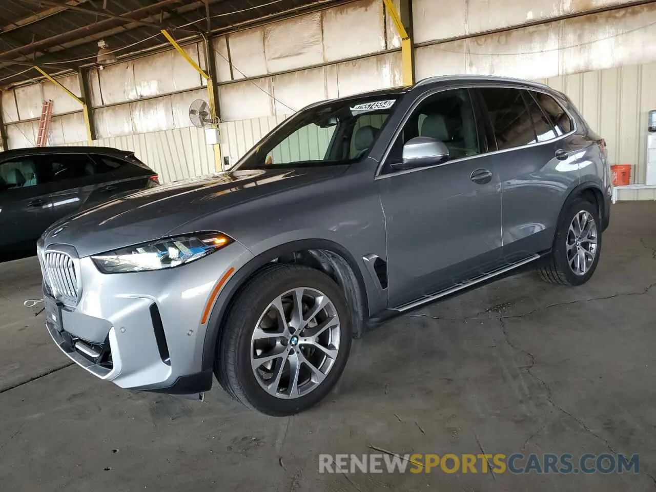 1 Photograph of a damaged car 5UX23EU02R9V40285 BMW X5 2024