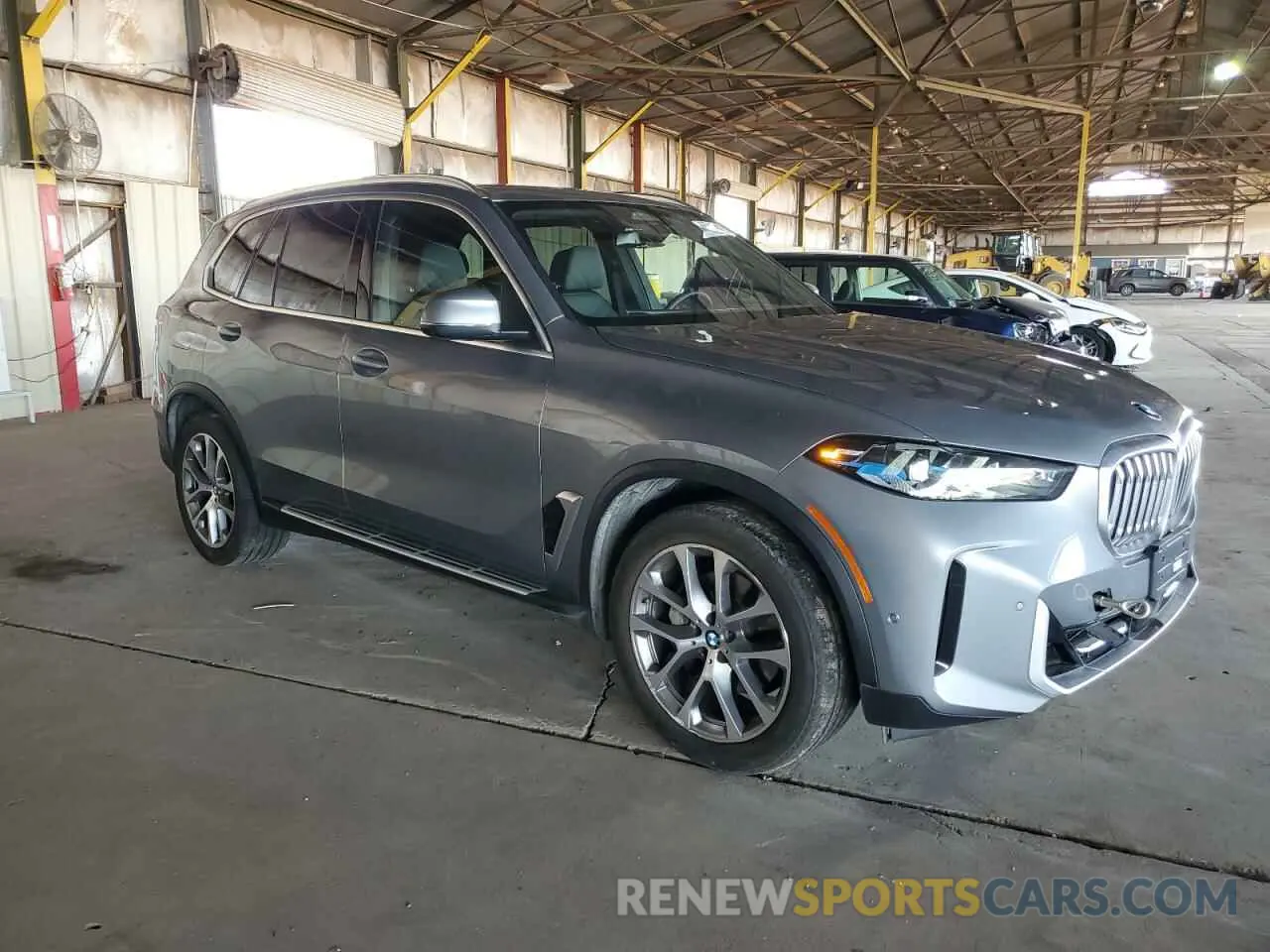 4 Photograph of a damaged car 5UX23EU02R9V40285 BMW X5 2024