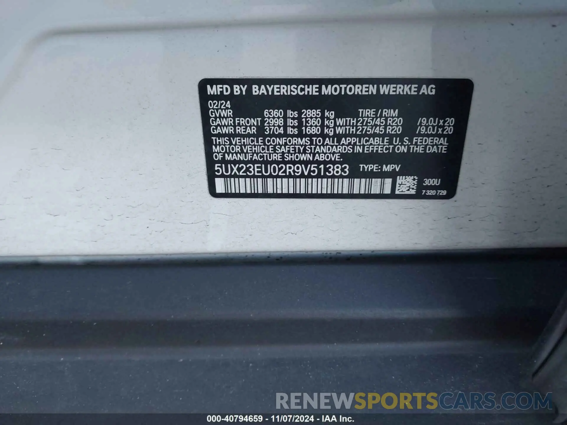 9 Photograph of a damaged car 5UX23EU02R9V51383 BMW X5 2024