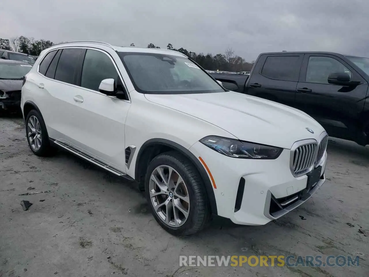 4 Photograph of a damaged car 5UX23EU03R9U05610 BMW X5 2024
