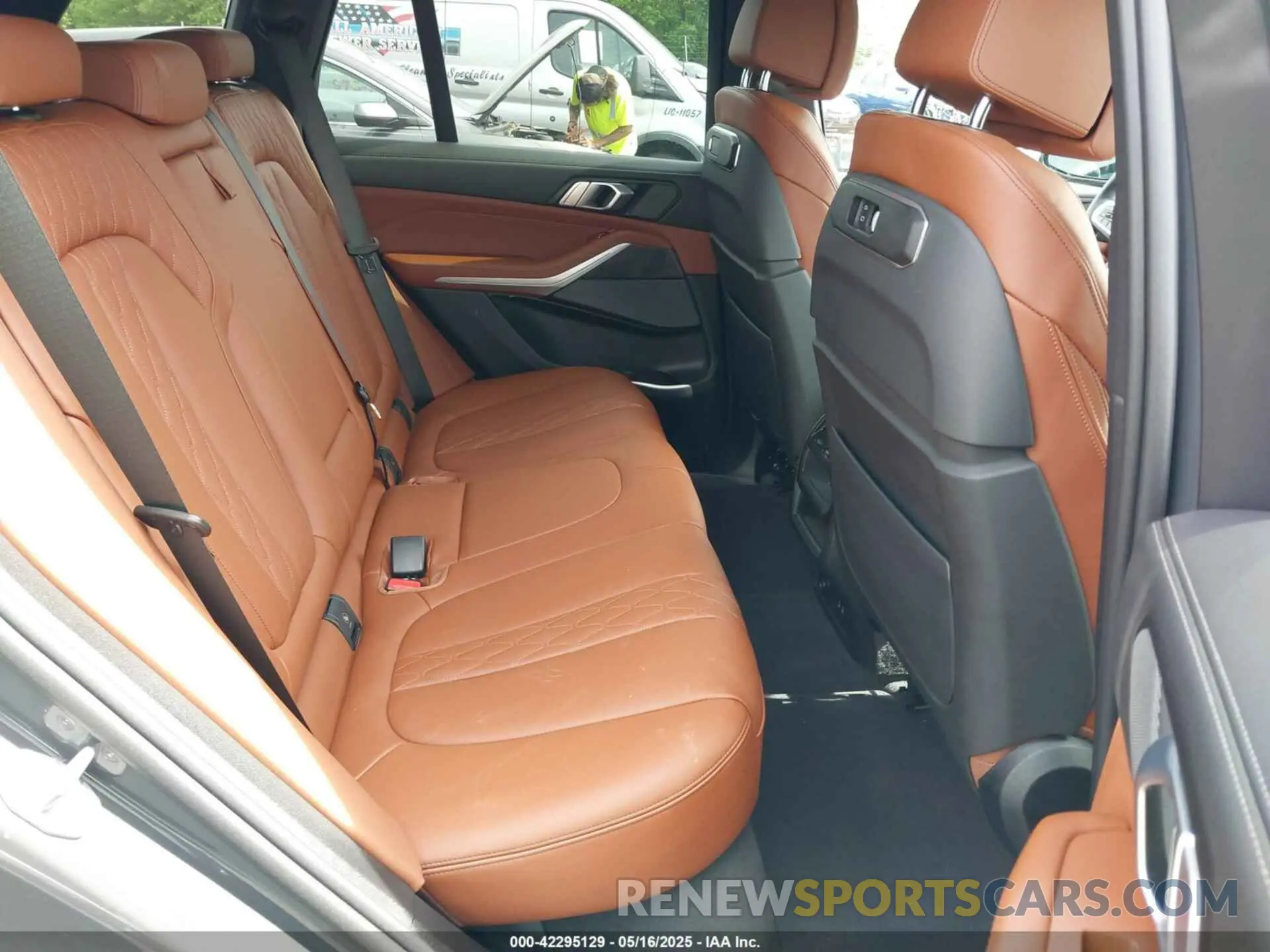 8 Фотография поврежденного автомобиля 5UX23EU04R9V01472 BMW X5 2024