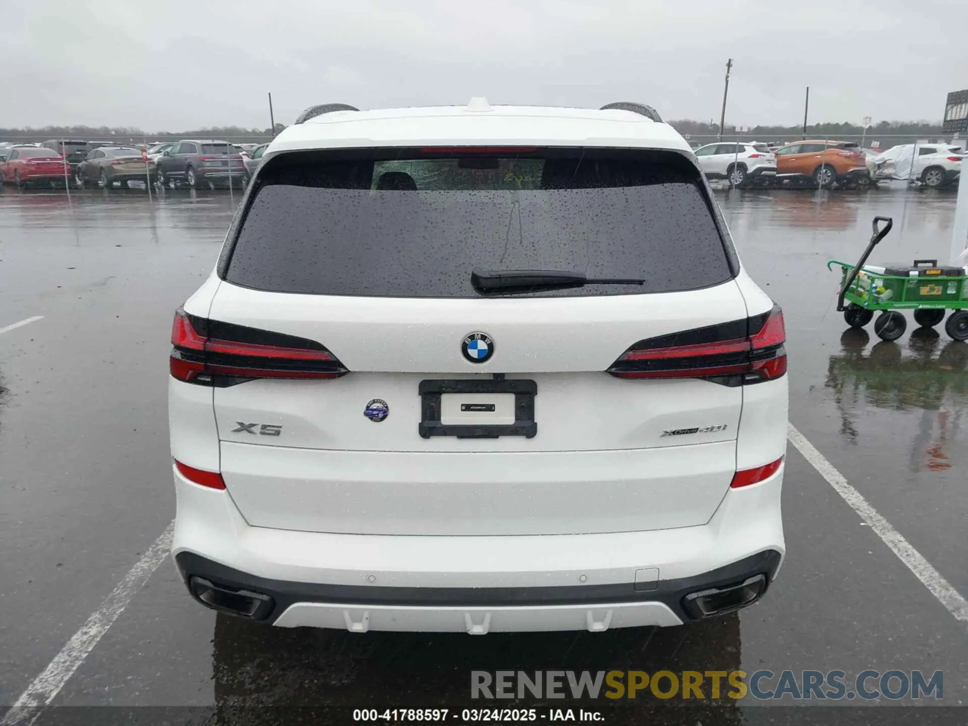 16 Фотография поврежденного автомобиля 5UX23EU04R9V15176 BMW X5 2024