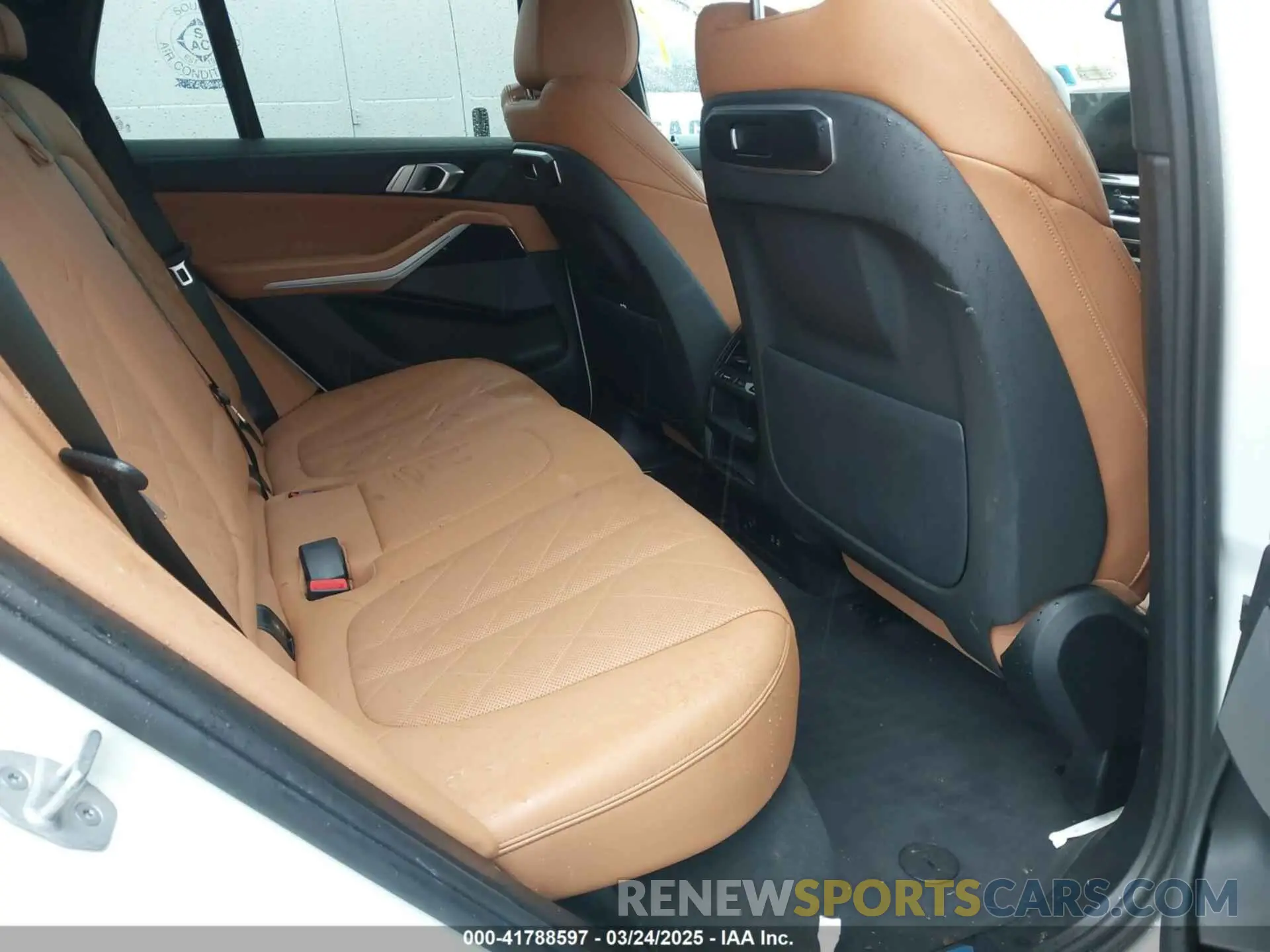 8 Фотография поврежденного автомобиля 5UX23EU04R9V15176 BMW X5 2024