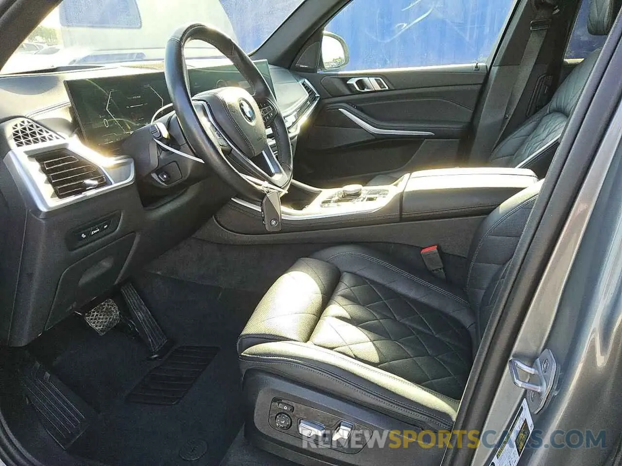 7 Photograph of a damaged car 5UX23EU05R9T53848 BMW X5 2024