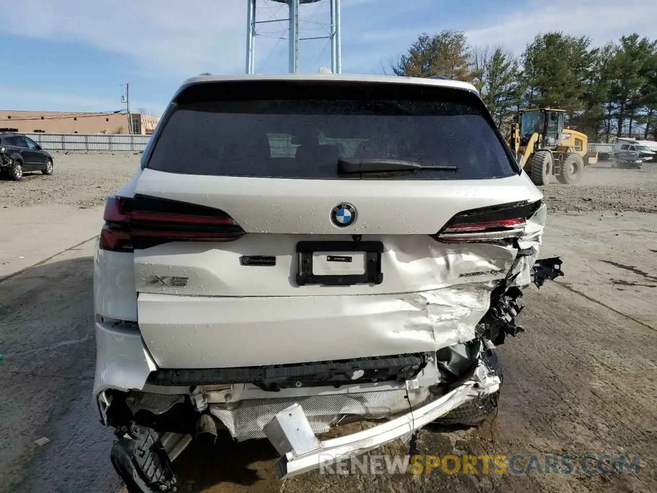 6 Photograph of a damaged car 5UX23EU05R9U48829 BMW X5 2024