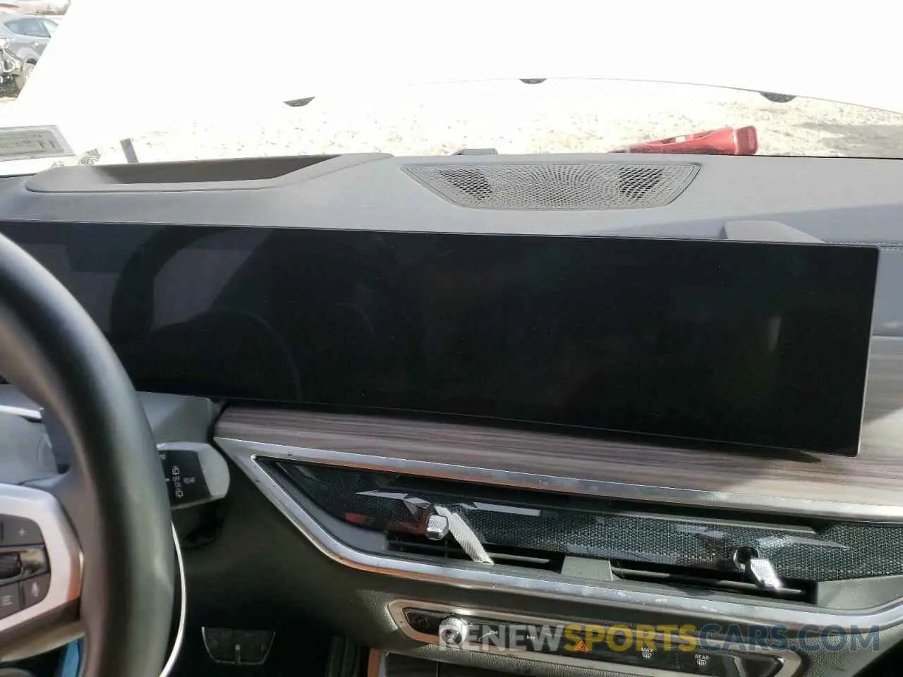 9 Photograph of a damaged car 5UX23EU05R9U48829 BMW X5 2024