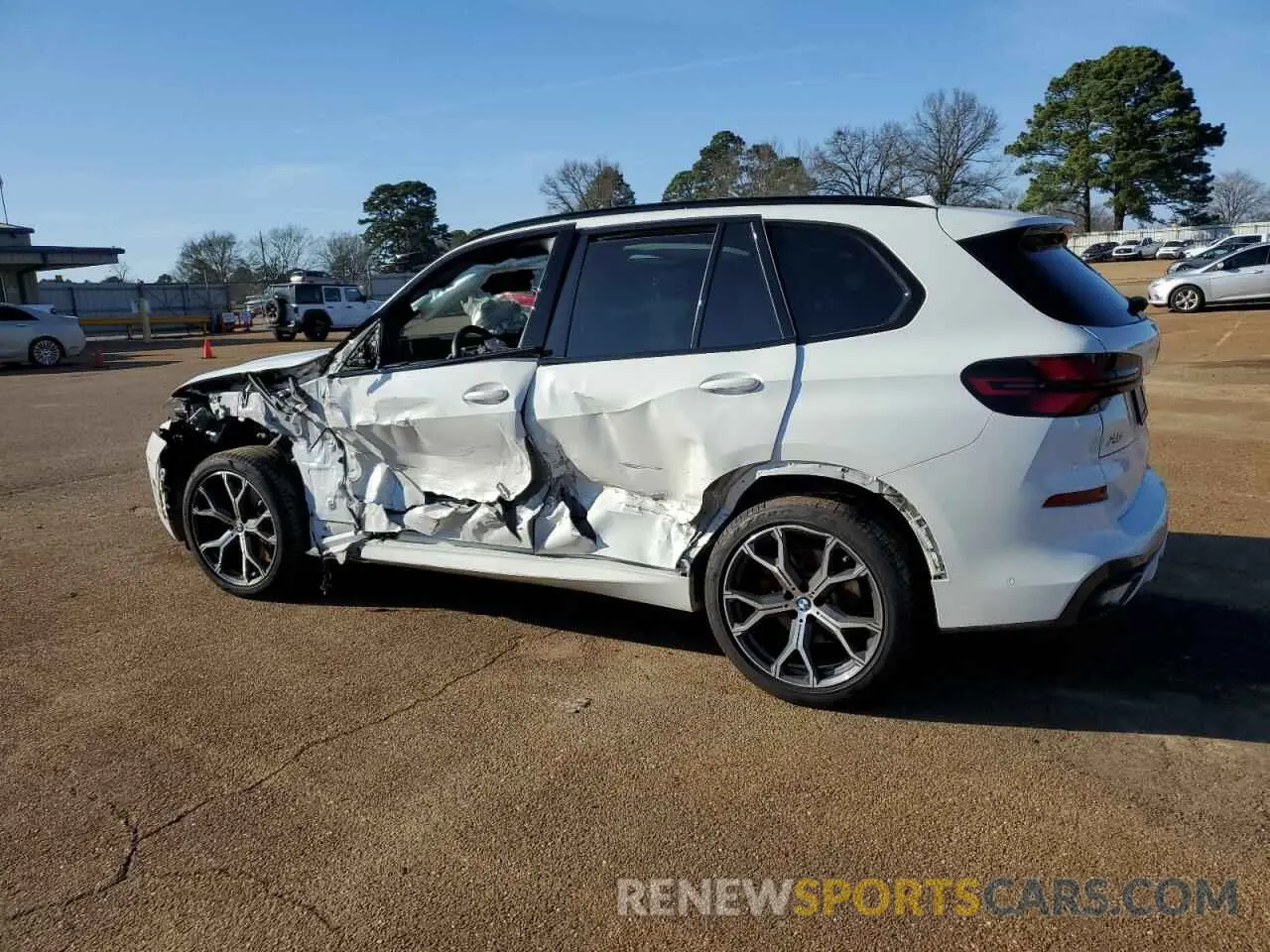 2 Photograph of a damaged car 5UX23EU05R9V23173 BMW X5 2024