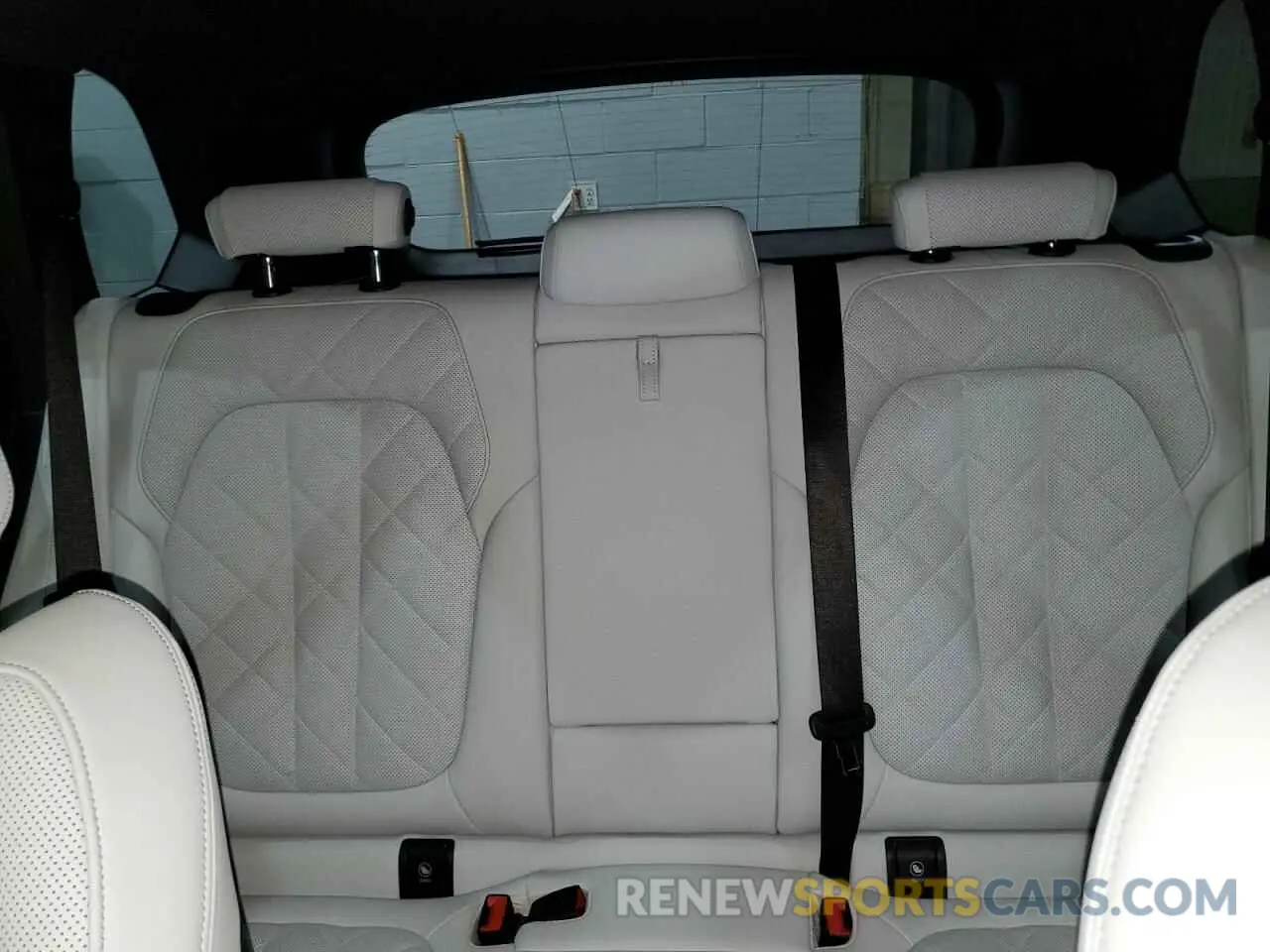 10 Photograph of a damaged car 5UX23EU06R9S35422 BMW X5 2024