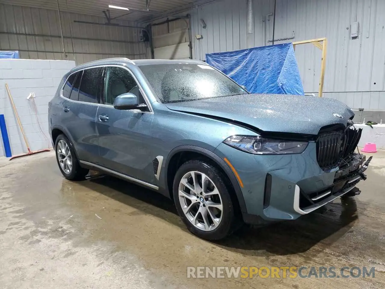 4 Photograph of a damaged car 5UX23EU06R9S35422 BMW X5 2024