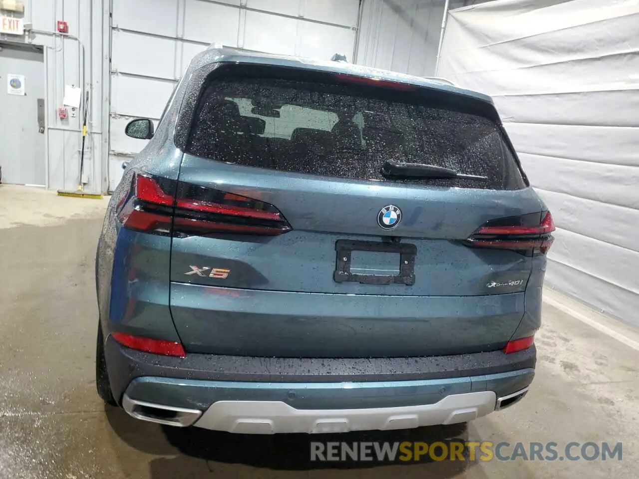 6 Photograph of a damaged car 5UX23EU06R9S35422 BMW X5 2024