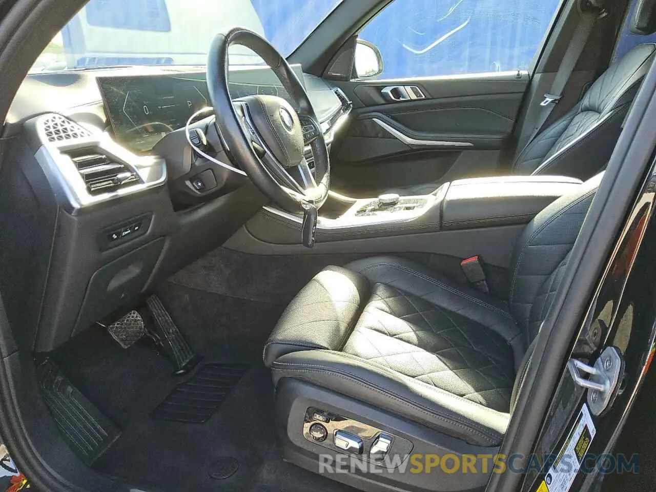 7 Photograph of a damaged car 5UX23EU06R9T35813 BMW X5 2024