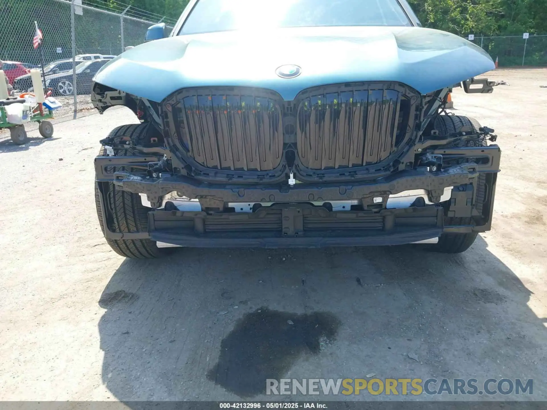 18 Photograph of a damaged car 5UX23EU06R9V50592 BMW X5 2024