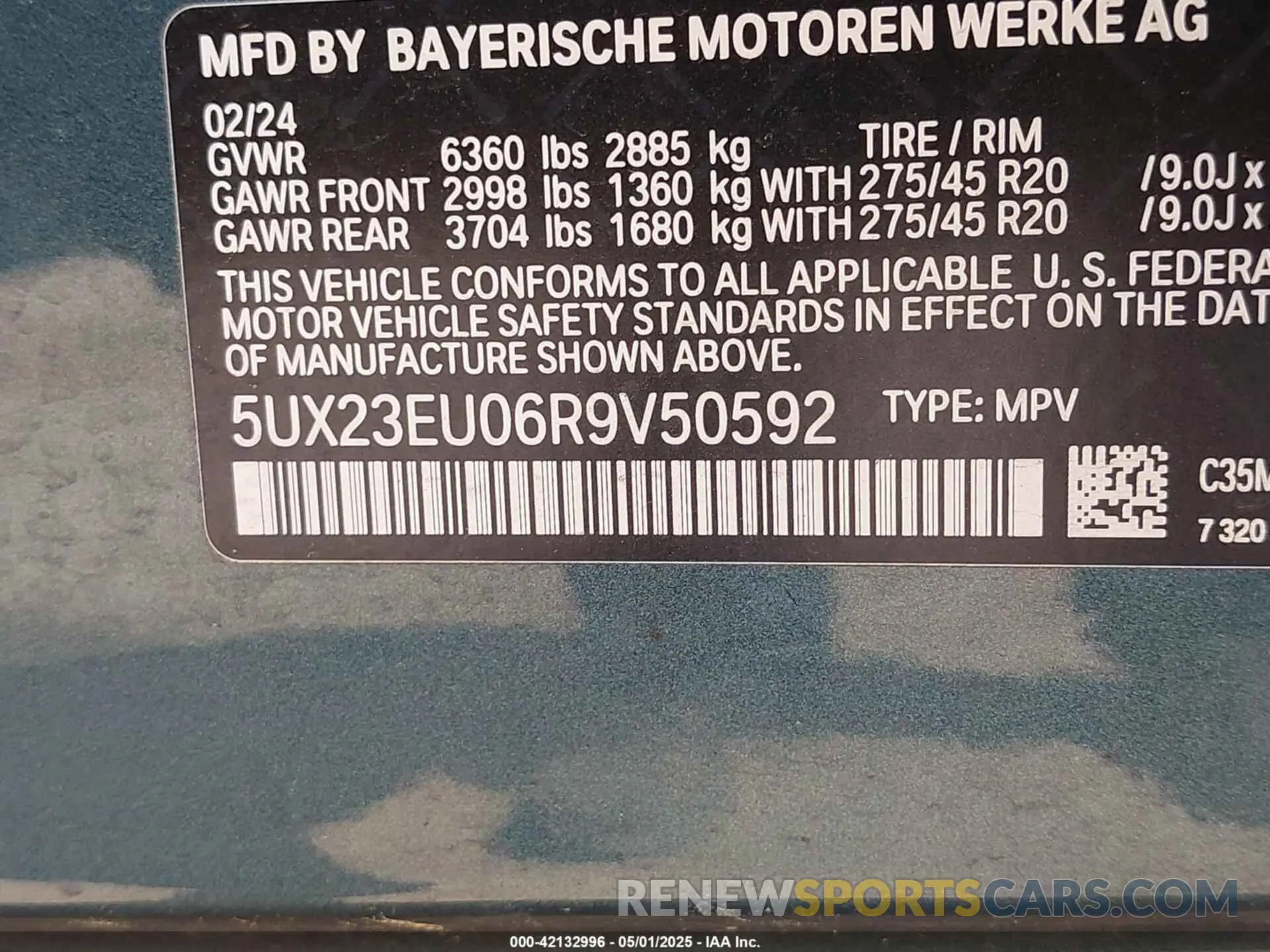 9 Photograph of a damaged car 5UX23EU06R9V50592 BMW X5 2024