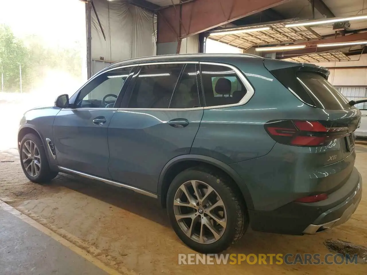 2 Photograph of a damaged car 5UX23EU07R9U87468 BMW X5 2024
