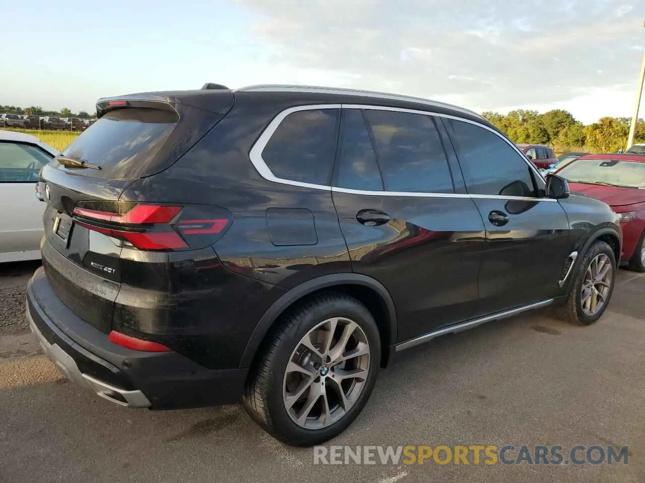 3 Photograph of a damaged car 5UX23EU07R9V18380 BMW X5 2024