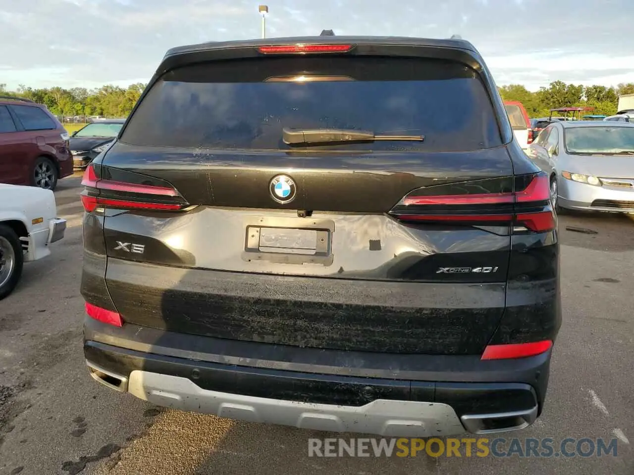 6 Photograph of a damaged car 5UX23EU07R9V18380 BMW X5 2024