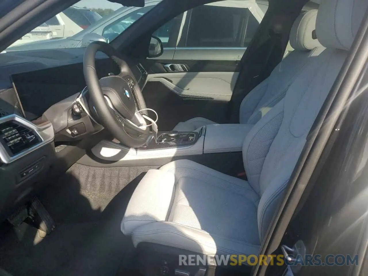 7 Photograph of a damaged car 5UX23EU07R9V18380 BMW X5 2024
