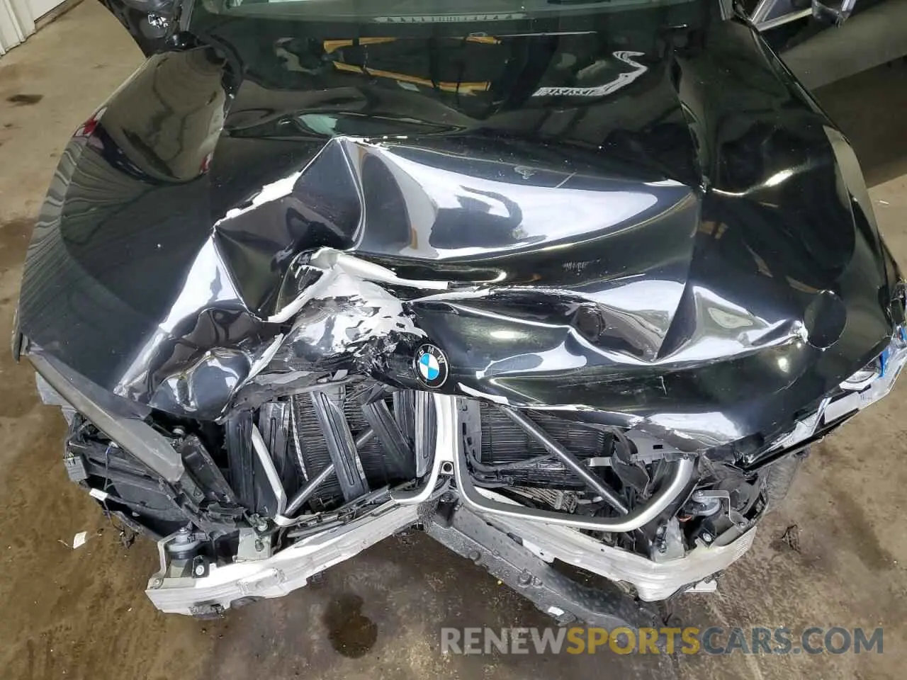 12 Photograph of a damaged car 5UX23EU08R9V74411 BMW X5 2024