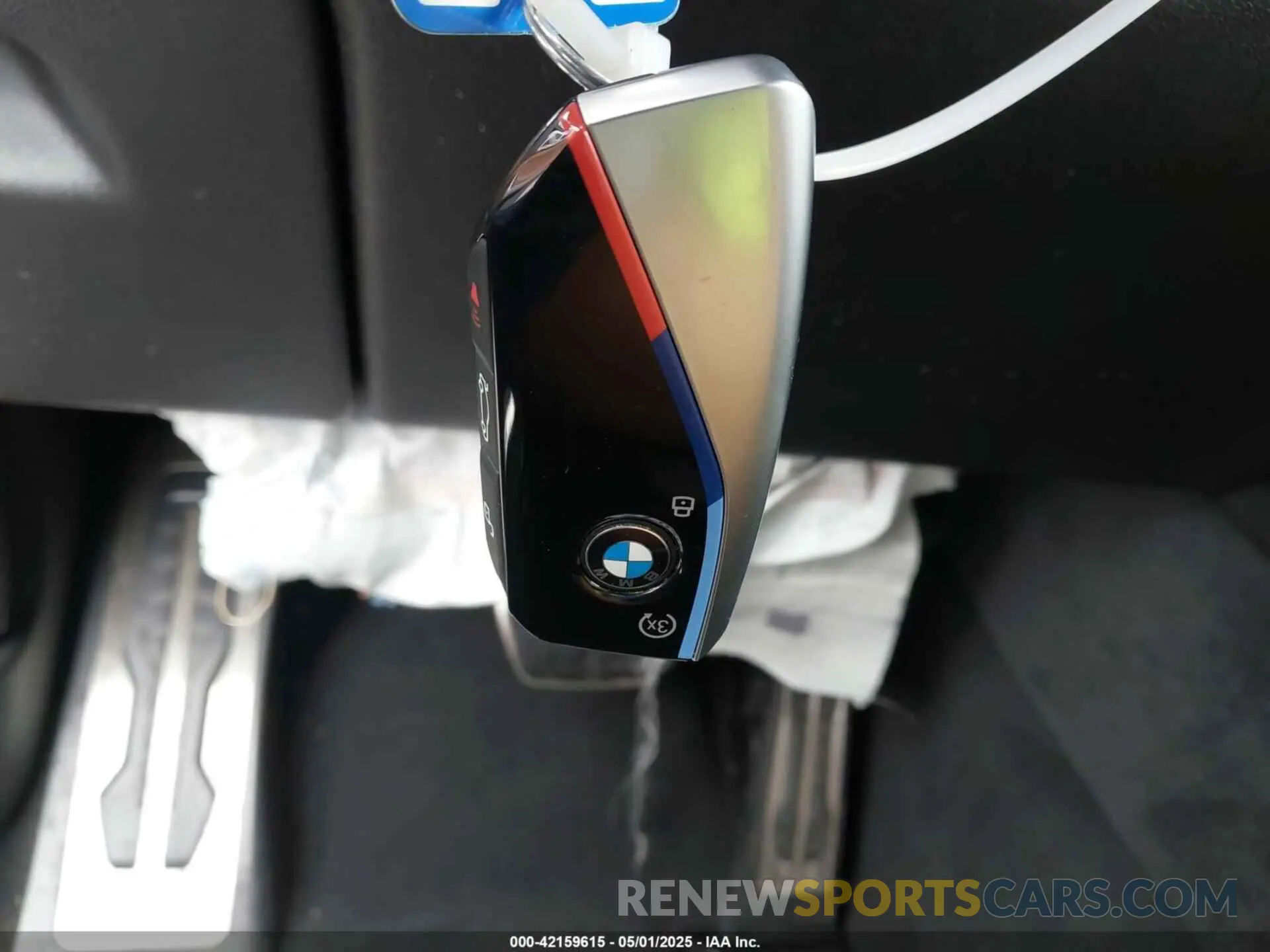 11 Photograph of a damaged car 5UX23EU08R9V75722 BMW X5 2024