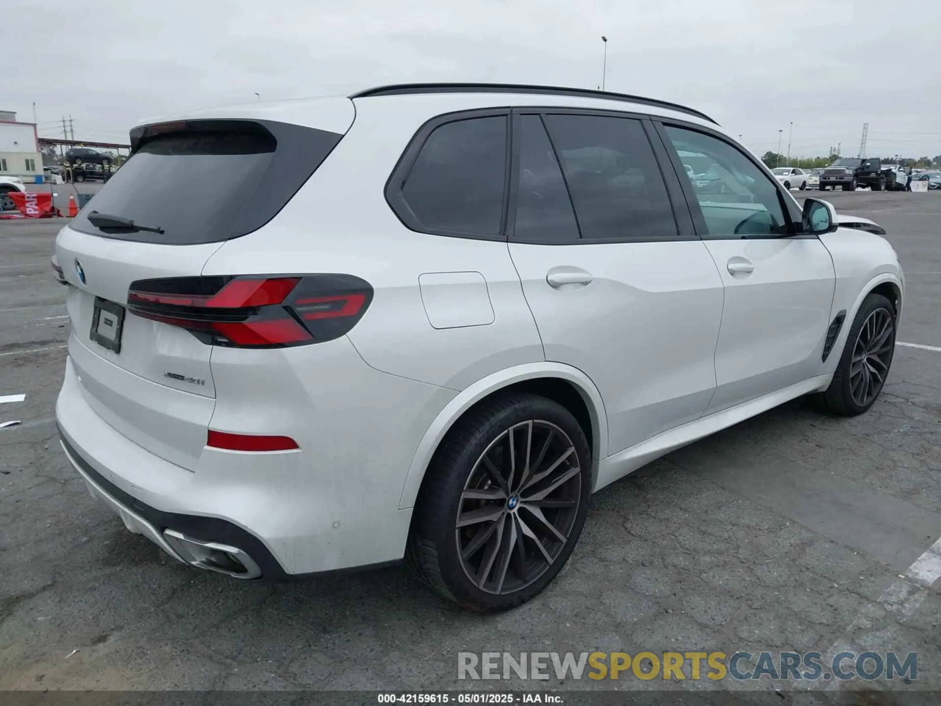 4 Photograph of a damaged car 5UX23EU08R9V75722 BMW X5 2024