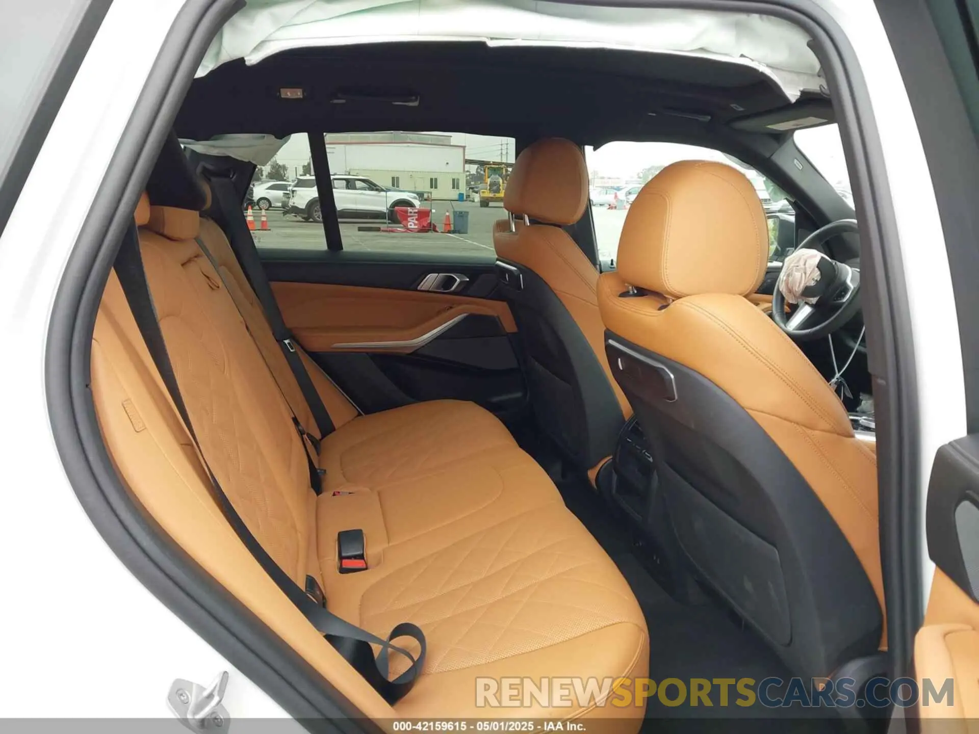 8 Photograph of a damaged car 5UX23EU08R9V75722 BMW X5 2024