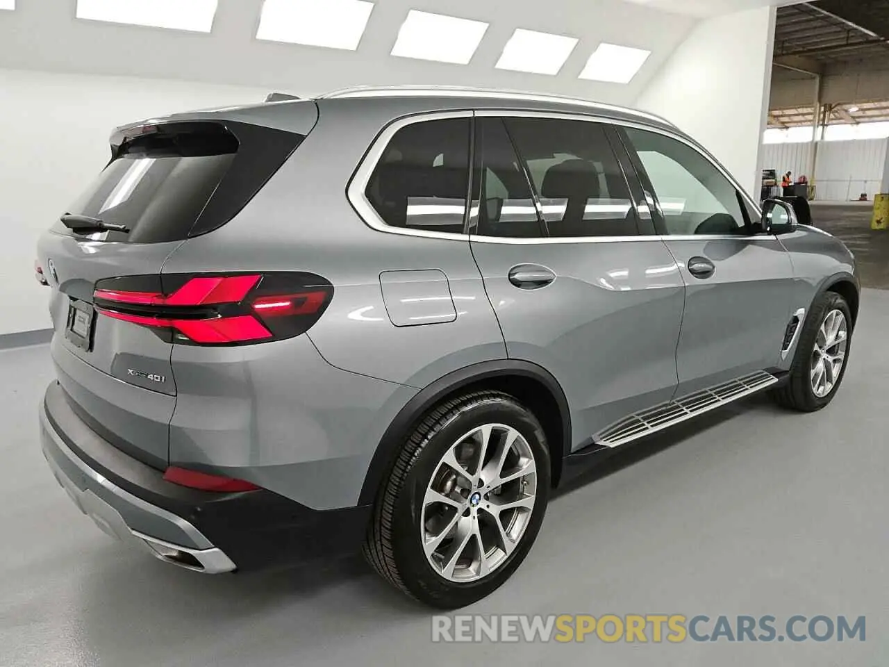 3 Photograph of a damaged car 5UX23EU09R9V60887 BMW X5 2024