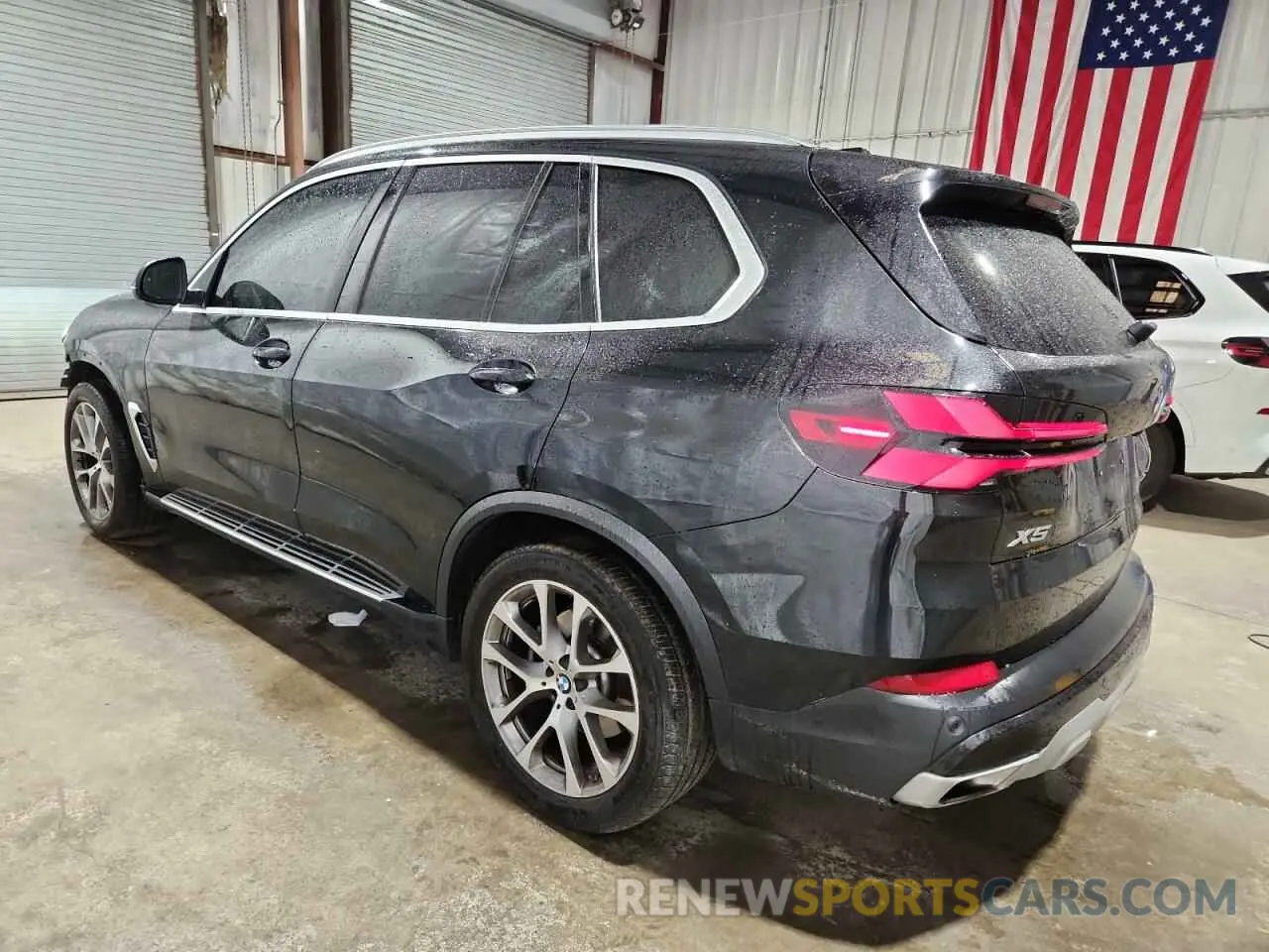 2 Фотография поврежденного автомобиля 5UX23EU09R9V62123 BMW X5 2024