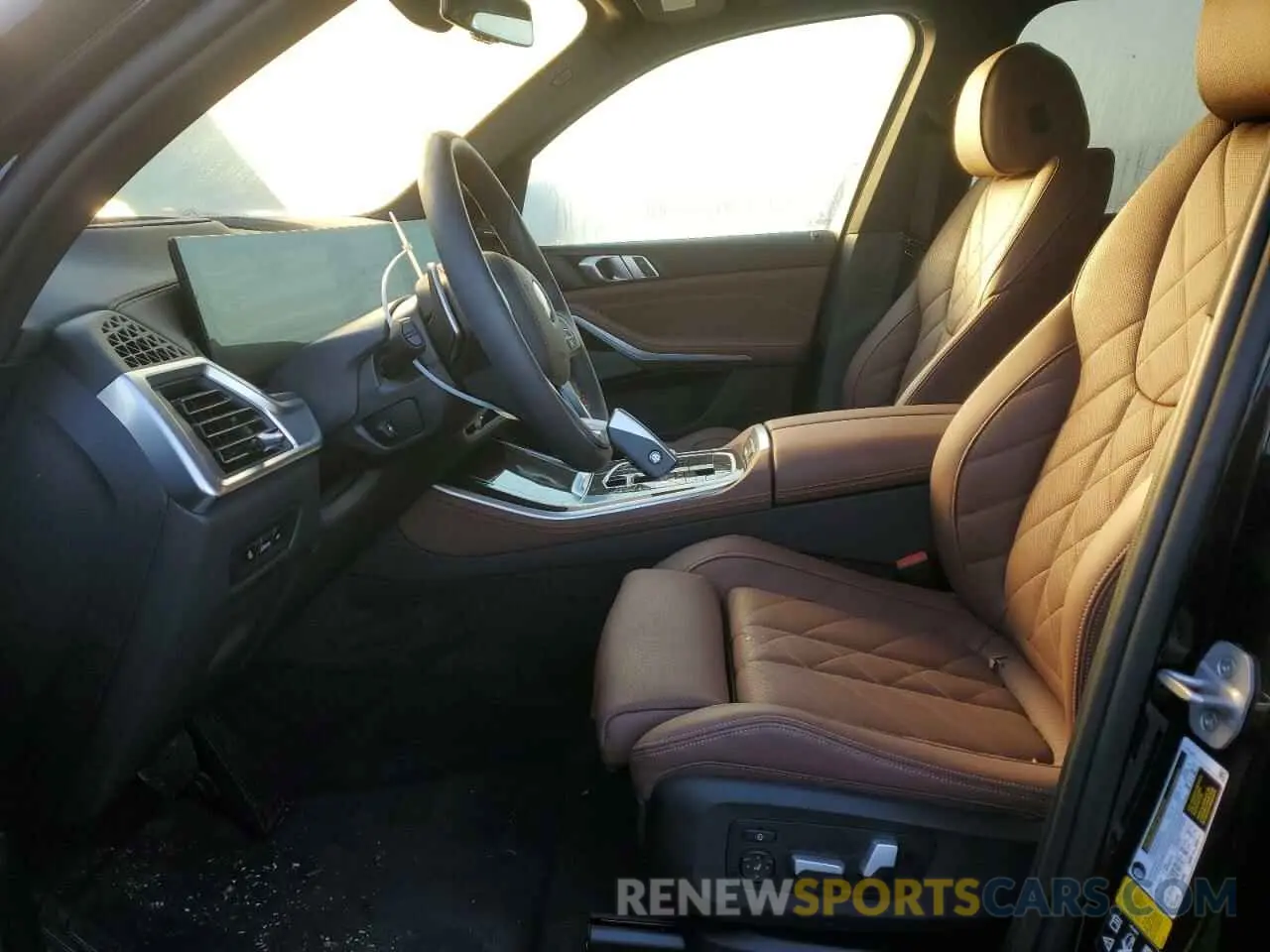 7 Photograph of a damaged car 5UX23EU0XR9U16278 BMW X5 2024