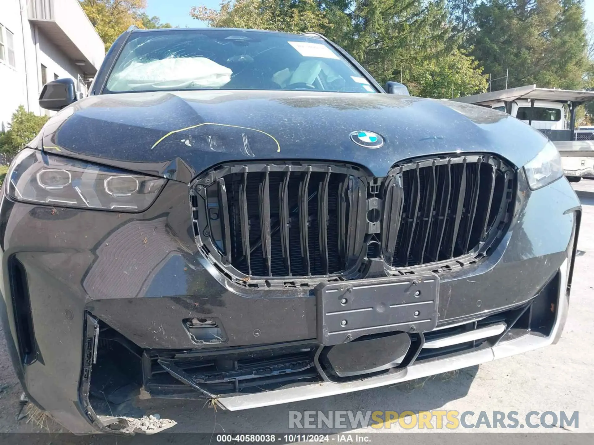6 Photograph of a damaged car 5UX23EU0XR9V87595 BMW X5 2024