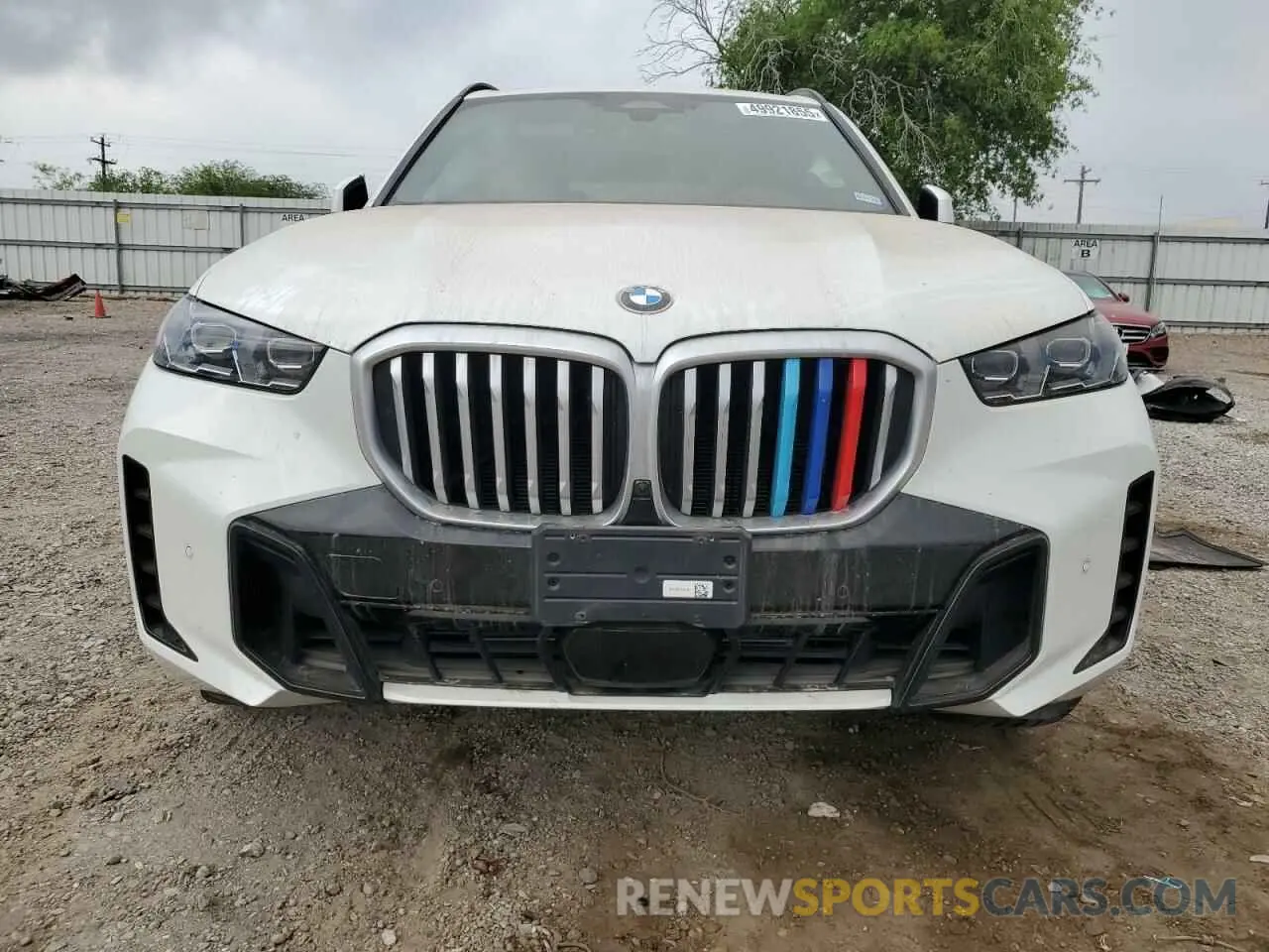 5 Photograph of a damaged car 5UX23EU0XR9V88410 BMW X5 2024
